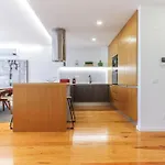 Outstanding Santos Spacious 2 Bedroom Apt W Ac
