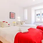 Outstanding Santos Spacious 2 Bedroom Apt W Ac