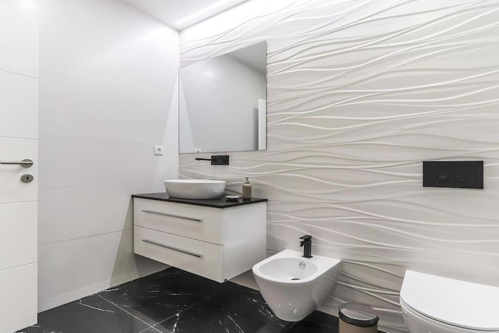 Outstanding Santos Spacious 2 Bedroom W Ac Apartment