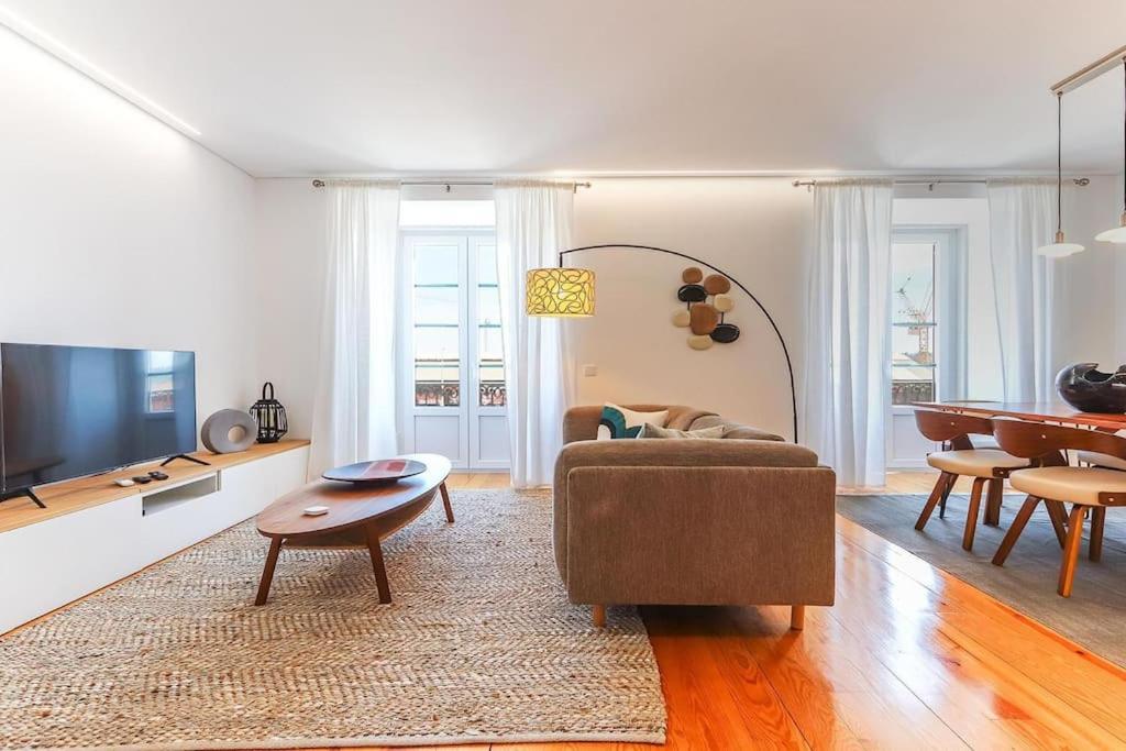 Outstanding Santos Spacious 2 Bedroom W Ac Lisbon