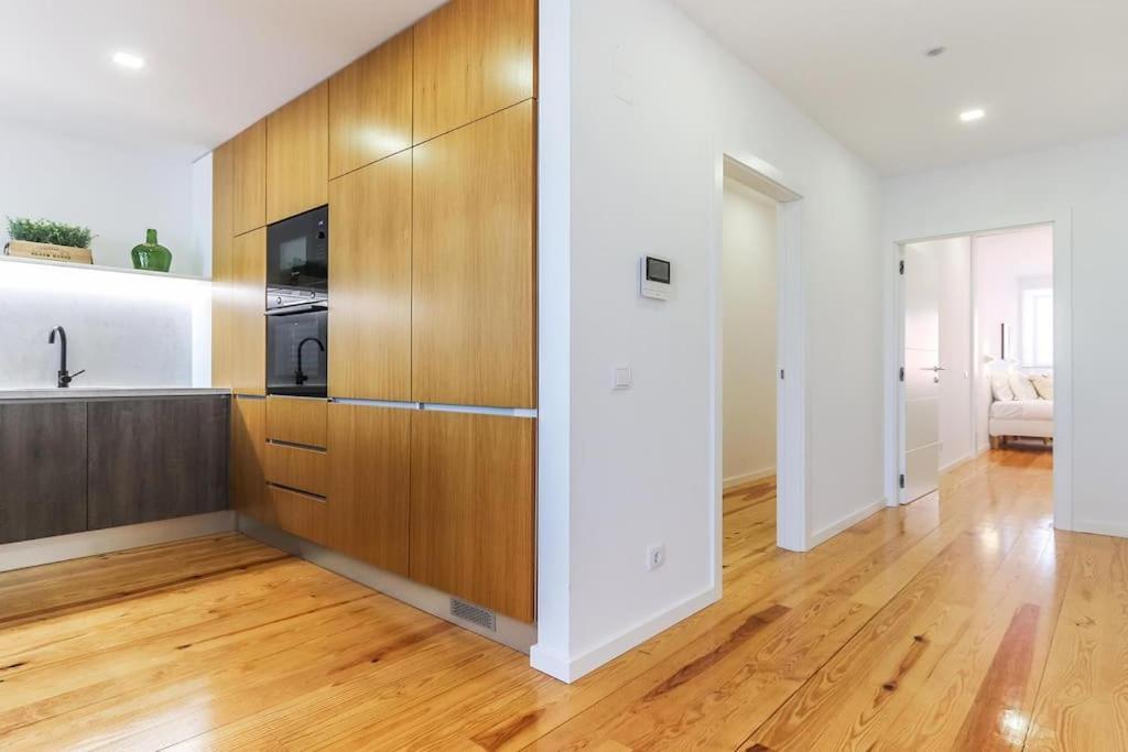 Outstanding Santos Spacious 2 Bedroom W Ac * Lisbon